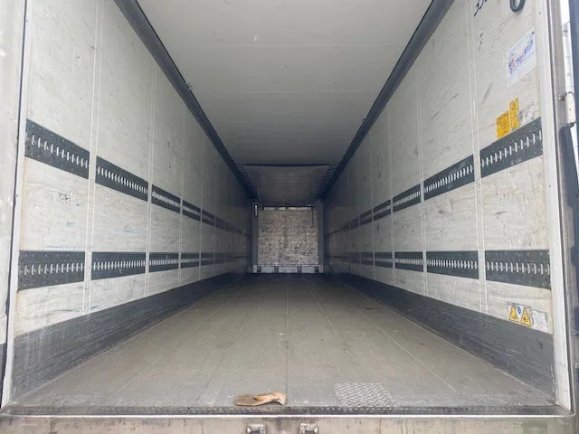 Schmitz Cargobull sko koelvries met carrier vector motor, saf assen disc brakes, 2 x lift , tuv gultig - Επικαθήμενο ψυγείο: φωτογραφία 5 Schmitz Cargobull sko koelvries met carrier vector motor, saf assen disc brakes, 2 x lift , tuv gultig - Επικαθήμενο ψυγείο: φωτογραφία 5