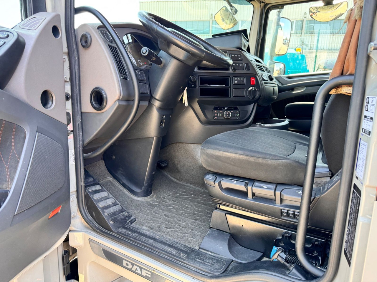 DAF XF 480 FT 4x2 SSC Low Deck Standklima ZF-Intard - Τράκτορας: φωτογραφία 4 DAF XF 480 FT 4x2 SSC Low Deck Standklima ZF-Intard - Τράκτορας: φωτογραφία 4