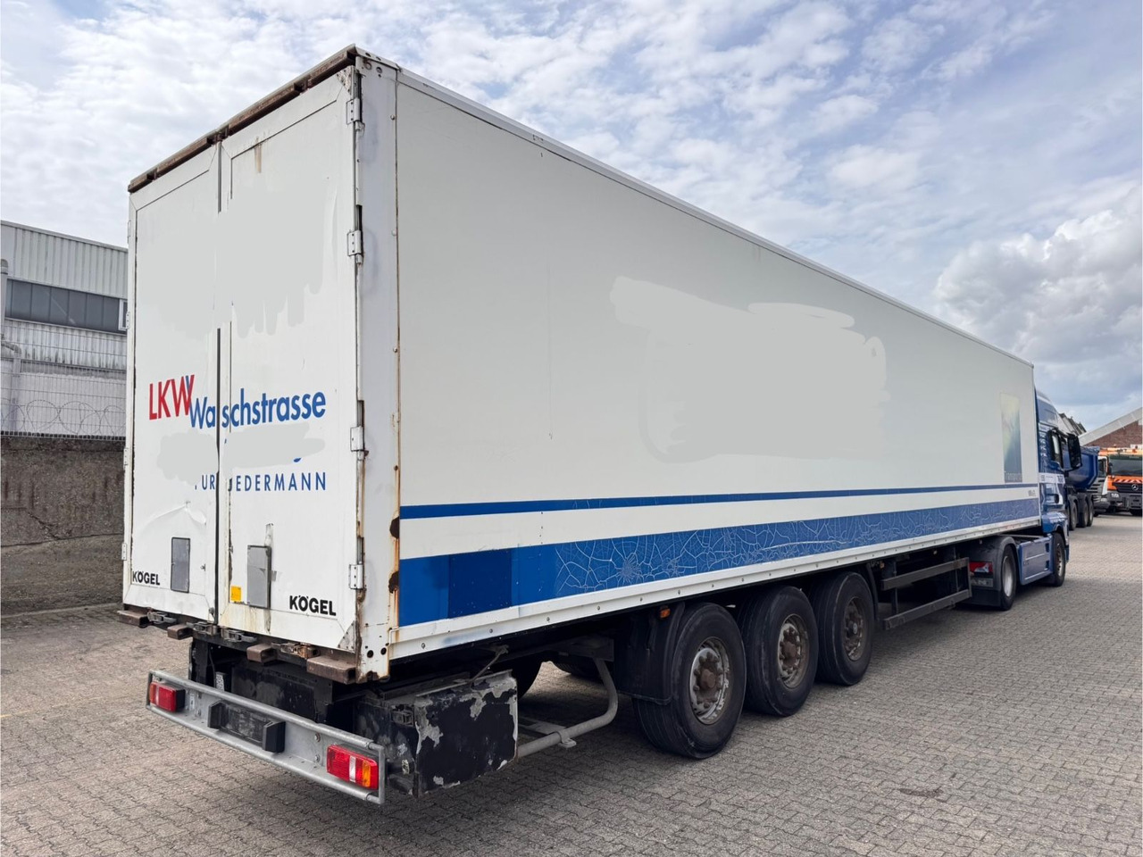 Kögel SPKH 24 Koffer 3-Achser - Επικαθήμενο κόφα: φωτογραφία 4 Kögel SPKH 24 Koffer 3-Achser - Επικαθήμενο κόφα: φωτογραφία 4