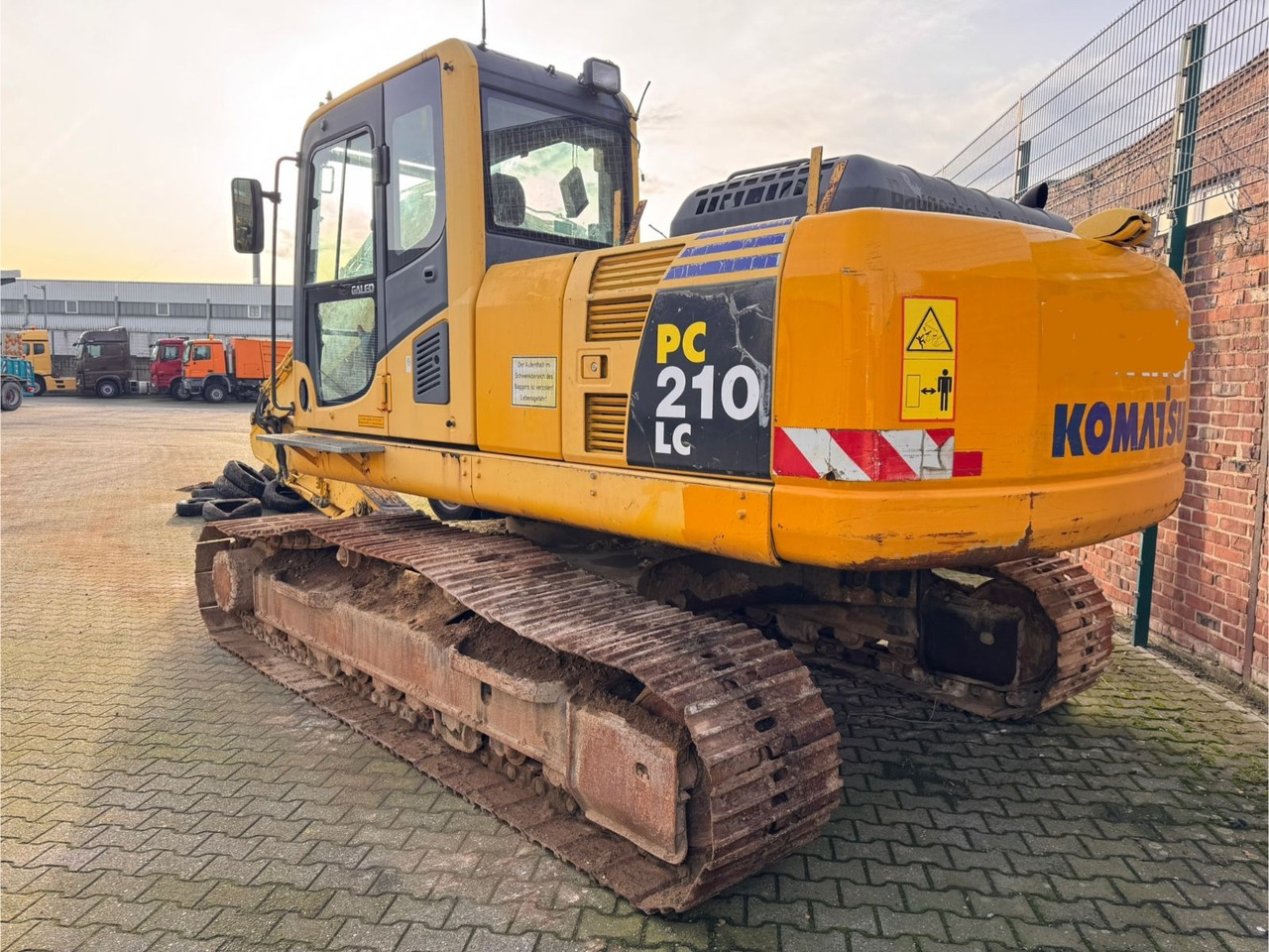 Komatsu PC 210 LCD-8 - Ερπυστριοφόρος εκσκαφέας: φωτογραφία 2 Komatsu PC 210 LCD-8 - Ερπυστριοφόρος εκσκαφέας: φωτογραφία 2