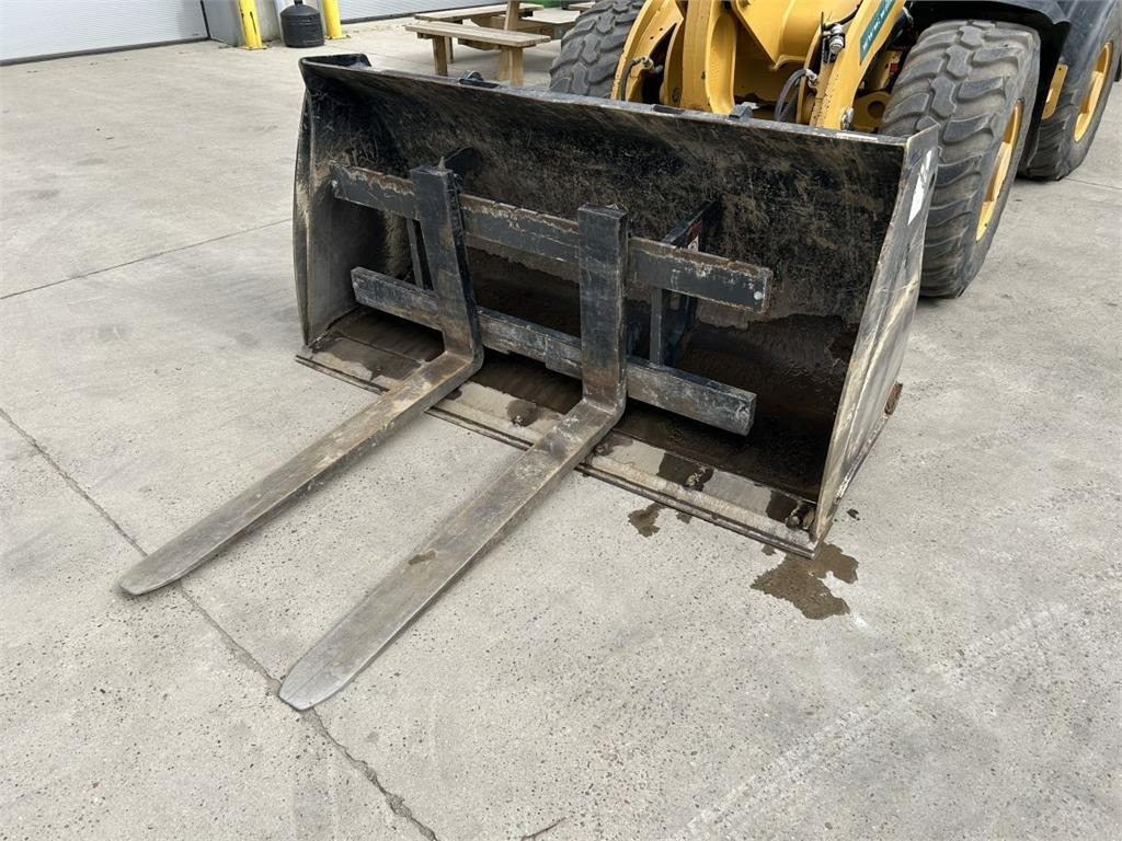 CAT 906M (8758)  - Σπαστός φορτωτής: φωτογραφία 5 CAT 906M (8758)  - Σπαστός φορτωτής: φωτογραφία 5