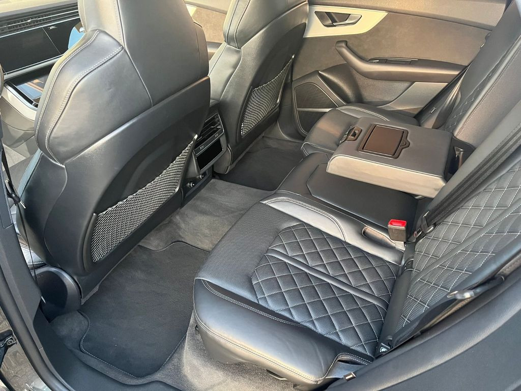 Audi Q8 50 TDI quattro tiptronic 22 Zoll*3xSline*Pano Audi Q8 50 TDI quattro tiptronic 22 Zoll*3xSline*Pano - SUV: φωτογραφία 4 Audi Q8 50 TDI quattro tiptronic 22 Zoll*3xSline*Pano Audi Q8 50 TDI quattro tiptronic 22 Zoll*3xSline*Pano - SUV: φωτογραφία 4